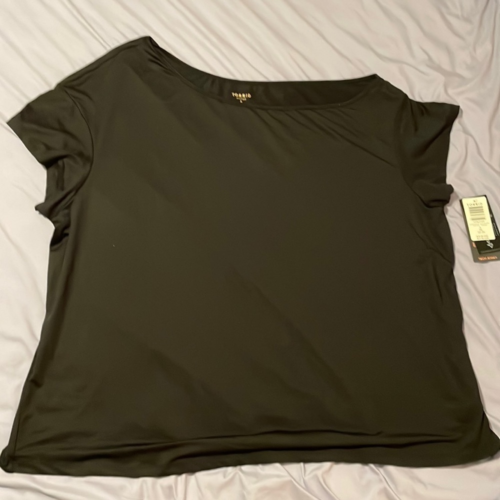 Torrid active off shoulder tee. 3 (22-24). Black. NNW.